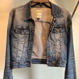 Cropped denim jacket. Size medium
